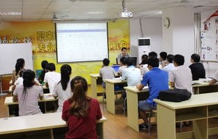 学电子商务专业学校